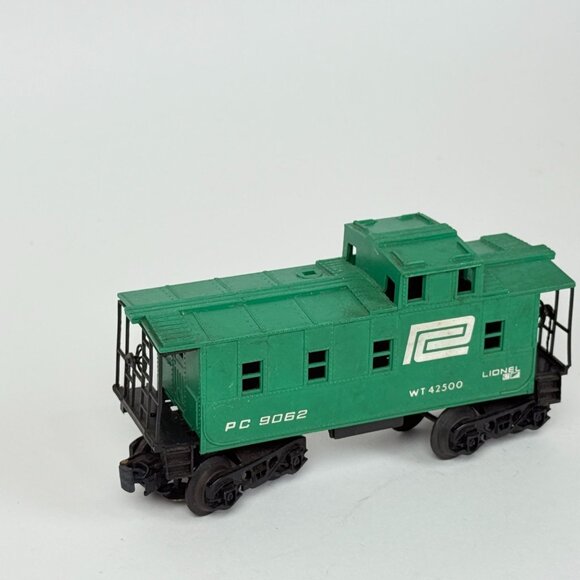 Vintage Lionel Penn Central O Gauge Caboose PC9062 Green Train Car - Picture 2 of 6
